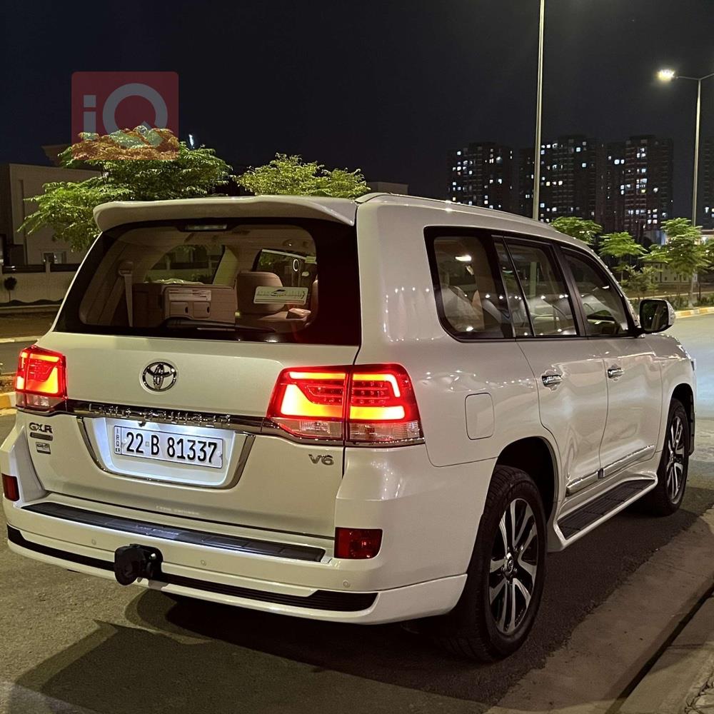 Toyota Land Cruiser